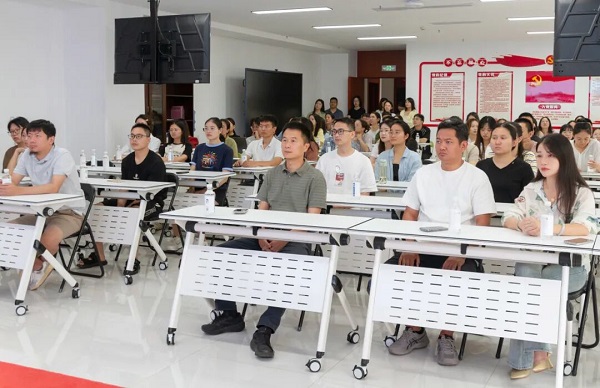 銘記歷史，砥礪前行——瑞方人力組織觀看九三閱兵儀式 第2張