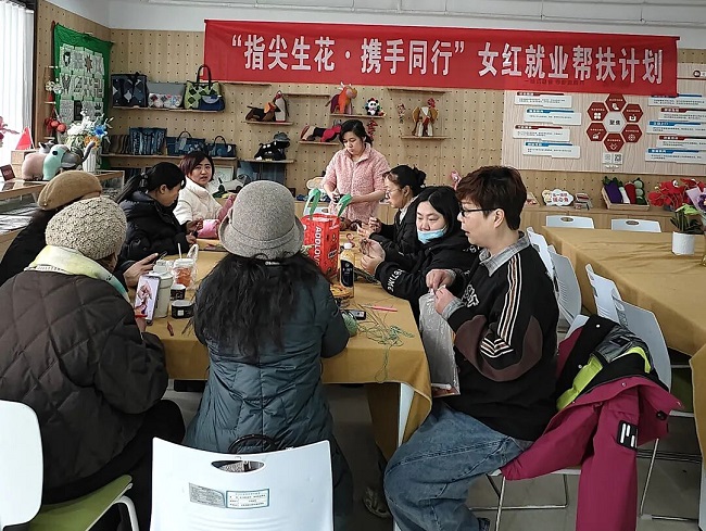 傳承指尖手藝，激活就業(yè)新機：瑞方人力助力華興街道開展女紅就業(yè)幫扶 第1張